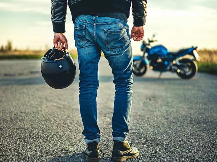 Jaki kask na motorower? Wybierz mądrze dla swojego bezpieczeństwa Jaki kask na motorower? Wybierz mądrze dla swojego bezpieczeństwa