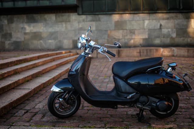 Czy motorowerem można jeździć po ścieżce rowerowej? Sprawdź przepisy. Czy motorowerem można jeździć po ścieżce rowerowej? Sprawdź przepisy.