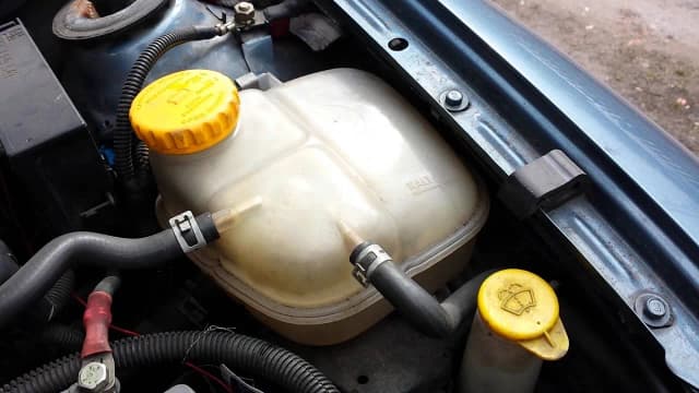 Ile wchodzi płynu do chłodnicy Opel Meriva? Sprawdź, by uniknąć problemów Ile wchodzi płynu do chłodnicy Opel Meriva? Sprawdź, by uniknąć problemów