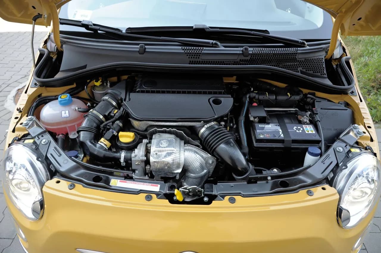 Fiat 500 jaki silnik - wybierz najlepszą jednostkę dla siebie Fiat 500 jaki silnik - wybierz najlepszą jednostkę dla siebie